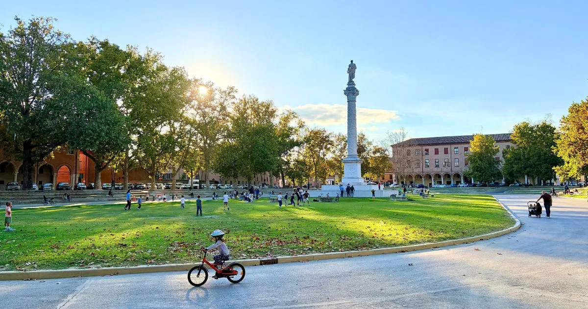 ferrara in famiglia piazza ariostea